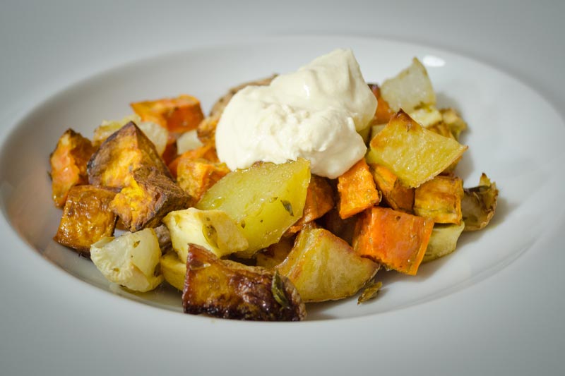 Patatas bravas con tofunesa